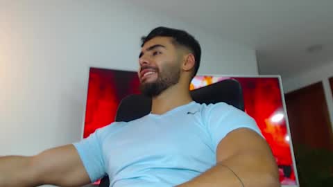 Snapshot of andrew_west_ chatting on January 12, 12:49 am ANDREW WEST online show from January 12, 12:49 am