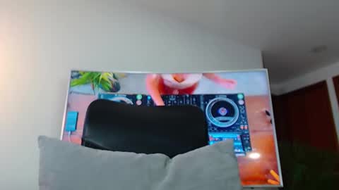 Snapshot of andrew_west_ chatting on January 15, 12:04 pm ANDREW WEST online show from January 15, 12:04 pm