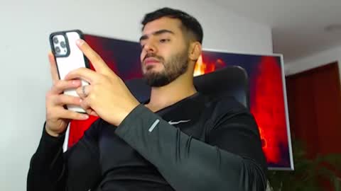 Snapshot of andrew_west_ chatting on January 17, 9:39 pm ANDREW WEST online show from January 17, 9:39 pm