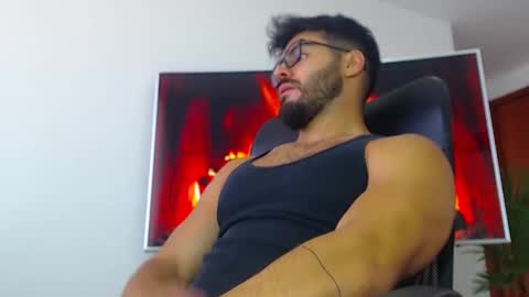 Snapshot of andrew_west_ chatting on January 20, 5:48 pm ANDREW WEST online show from January 20, 5:48 pm