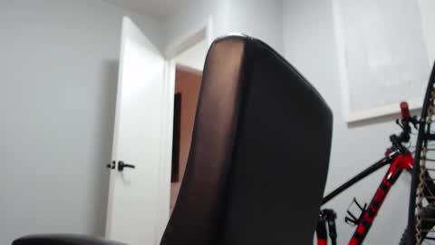 Snapshot of andrew_west_ chatting on January 24, 11:34 pm ANDREW WEST online show from January 24, 11:34 pm