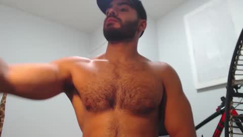 Snapshot of andrew_west_ chatting on February 5, 1:15 am ANDREW WEST online show from February 5, 1:15 am