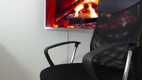 Snapshot of andrew_west_ chatting on February 7, 3:30 pm ANDREW WEST online show from February 7, 3:30 pm