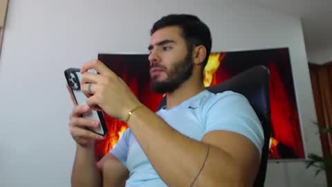 Snapshot of andrew_west_ chatting on February 10, 3:42 pm ANDREW WEST online show from February 10, 3:42 pm