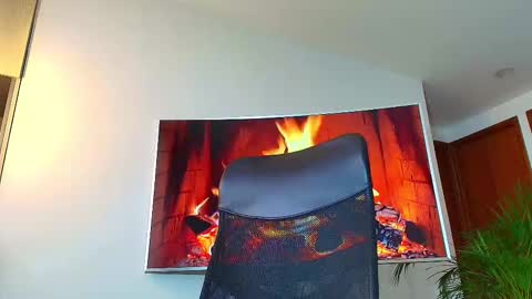 Snapshot of andrew_west_ chatting on February 20, 12:25 pm ANDREW WEST online show from February 20, 12:25 pm