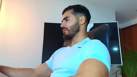 Snapshot of andrew_west_ chatting on February 25, 12:03 pm ANDREW WEST online show from February 25, 12:03 pm