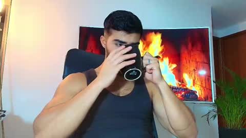 Snapshot of andrew_west_ chatting on February 26, 10:53 pm ANDREW WEST online show from February 26, 10:53 pm