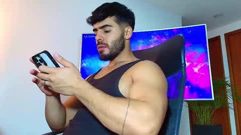 Snapshot of andrew_west_ chatting on March 11, 4:43 am ANDREW WEST online show from March 11, 4:43 am