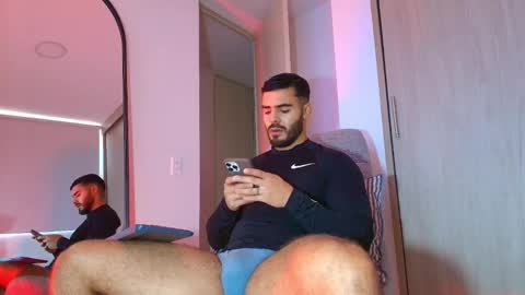 Snapshot of andrew_west_ chatting on September 18, 3:25 pm ANDREW WEST online show from September 18, 3:25 pm