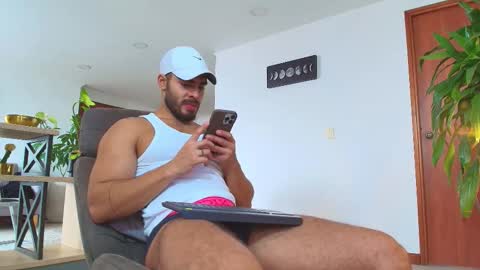 Snapshot of andrew_west_ chatting on October 30, 4:52 pm ANDREW WEST online show from October 30, 4:52 pm