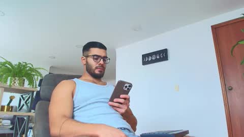 Snapshot of andrew_west_ chatting on November 10, 12:48 pm ANDREW WEST online show from November 10, 12:48 pm