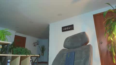 Snapshot of andrew_west_ chatting on November 19, 12:43 am ANDREW WEST online show from November 19, 12:43 am