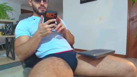 Snapshot of andrew_west_ chatting on November 28, 12:52 pm ANDREW WEST online show from November 28, 12:52 pm