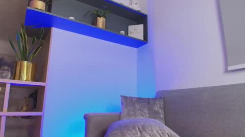 Snapshot of andrew_west_ chatting on December 14, 2:39 am ANDREW WEST online show from December 14, 2:39 am