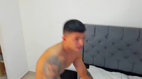 Snapshot of andrewadans02 chatting on November 25, 12:54 am andrew online show from November 25, 12:54 am