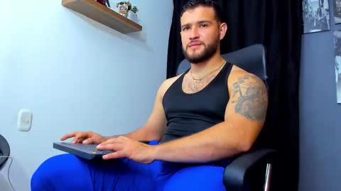 Andrew Diaz online show from December 22, 8:00 am