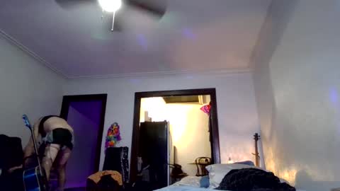 Snapshot of andrewgennie chatting on December 3, 2:30 am andrewgennie online show from December 3, 2:30 am