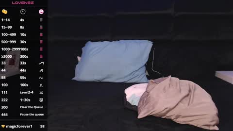 andrewmhilton_ online show from January 8, 4:23 am