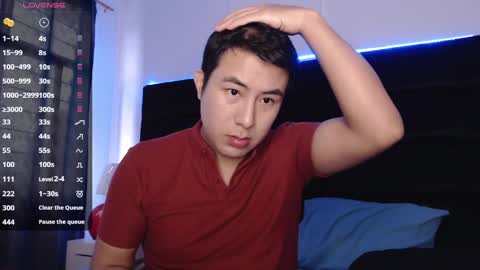 andrewmhilton_ online show from March 1, 12:34 pm