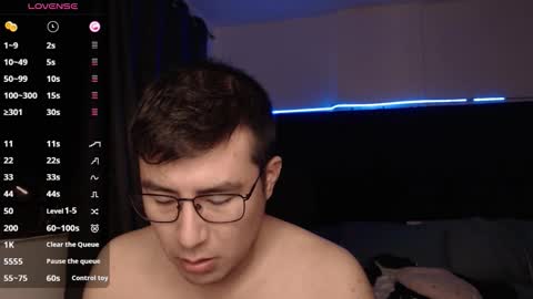 andrewmhilton_ online show from October 26, 6:19 am