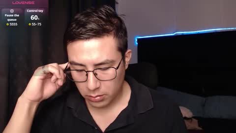 andrewmhilton_ online show from February 8, 6:17 am