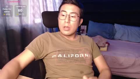 andrewmhilton_ online show from June 1, 3:14 pm