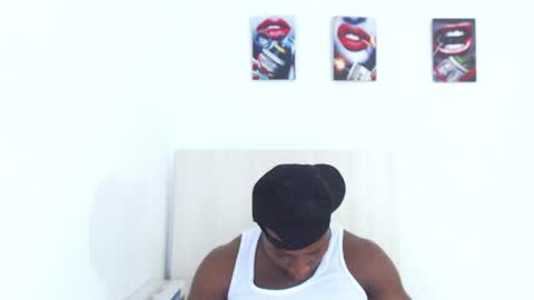 Snapshot of andrewoconnor__ chatting on May 16, 11:03 pm Andrew Oconnor online show from May 16, 11:03 pm