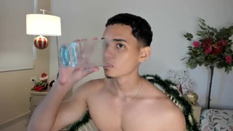 andrewrush_ online show from November 17, 6:24 pm