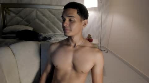 andrewrush_ online show from November 25, 2:33 am