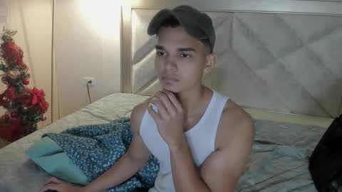 andrewrush_ online show from November 30, 7:29 pm