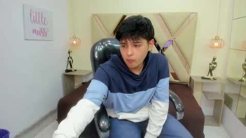 ANDREW online show from April 14, 12:22 pm