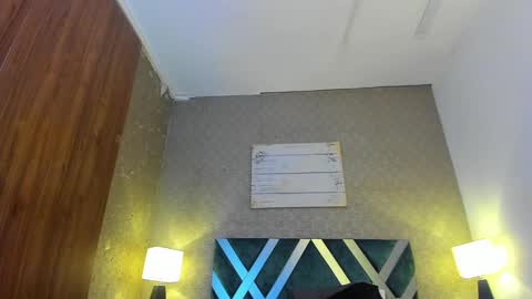 Snapshot of andreww_whitee chatting on December 7, 10:17 pm AndreW White online show from December 7, 10:17 pm