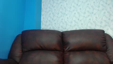 Snapshot of andreww_whitee chatting on January 6, 11:42 pm AndreW White online show from January 6, 11:42 pm