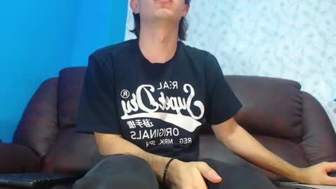 Snapshot of andreww_whitee chatting on January 23, 8:45 pm AndreW White online show from January 23, 8:45 pm