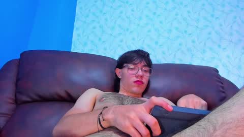 Snapshot of andreww_whitee chatting on February 19, 1:40 am AndreW White online show from February 19, 1:40 am