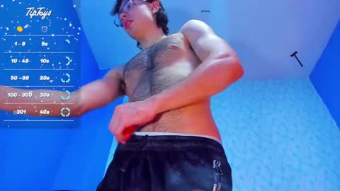 Snapshot of andreww_whitee chatting on February 22, 7:03 pm AndreW White online show from February 22, 7:03 pm