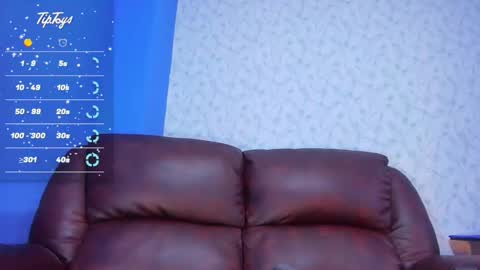 Snapshot of andreww_whitee chatting on February 28, 8:18 pm AndreW White online show from February 28, 8:18 pm