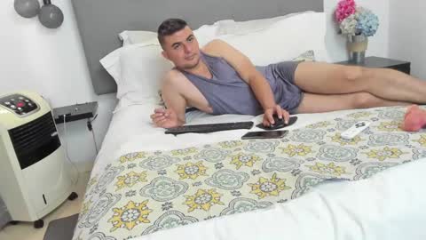 andrhes muller online show from October 10, 5:01 pm