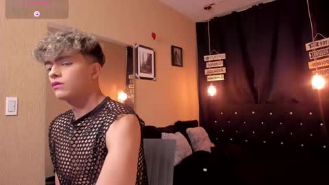 Snapshot of andrius_24 chatting on February 24, 1:21 pm online show from February 24, 1:21 pm