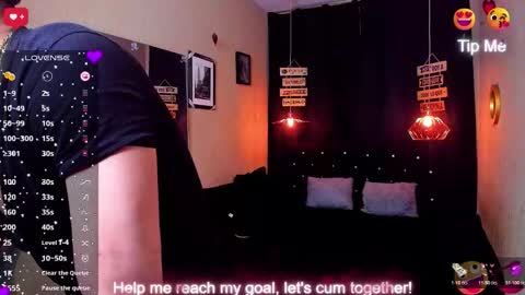 Snapshot of andrius_24 chatting on October 28, 7:27 pm online show from October 28, 7:27 pm