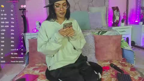 Snapshot of andromedashine chatting on October 18, 1:30 am vero paez online show from October 18, 1:30 am