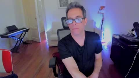 Andrew online show from December 7, 10:56 am