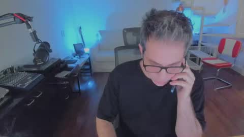 Andrew online show from August 5, 1:14 pm