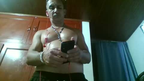 Snapshot of andy101075 chatting on May 30, 7:49 am andy101075 online show from May 30, 7:49 am