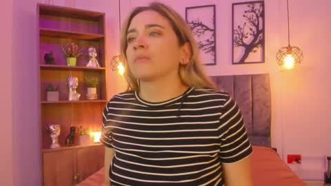 Snapshot of andy_and_emma chatting on December 8, 3:45 pm andy_and_emma online show from December 8, 3:45 pm