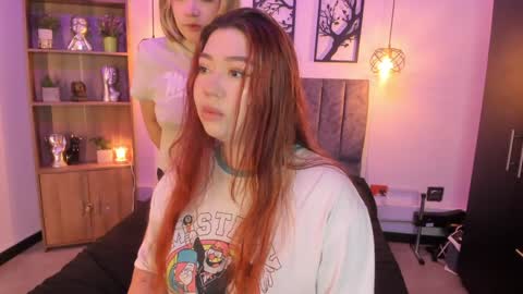 Snapshot of andy_and_emma chatting on January 6, 12:35 pm andy_and_emma online show from January 6, 12:35 pm