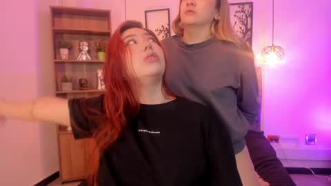 Snapshot of andy_and_emma chatting on January 7, 12:31 pm andy_and_emma online show from January 7, 12:31 pm