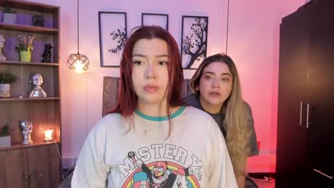 Snapshot of andy_and_emma chatting on January 19, 12:28 pm andy_and_emma online show from January 19, 12:28 pm