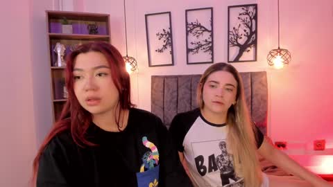 Snapshot of andy_and_emma chatting on January 22, 12:38 pm andy_and_emma online show from January 22, 12:38 pm