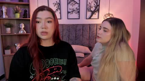 Snapshot of andy_and_emma chatting on February 3, 12:47 pm andy_and_emma online show from February 3, 12:47 pm